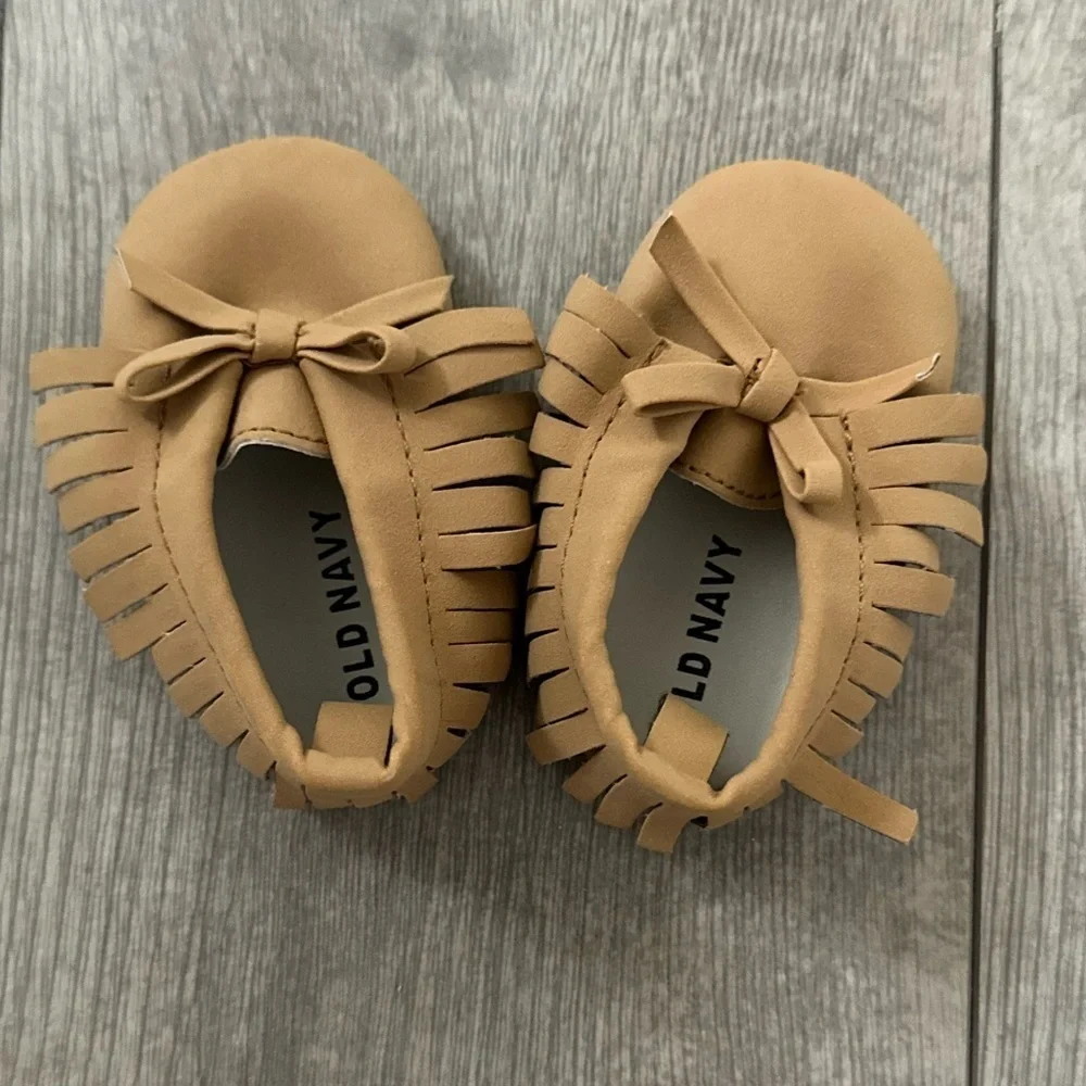 old navy tan moccasin booties baby girl 0-3 months never worn